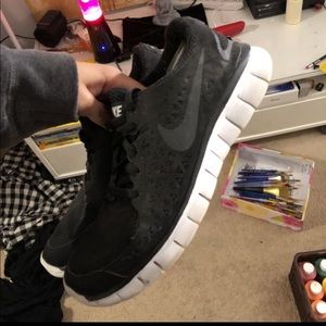 Nike shoes (running)